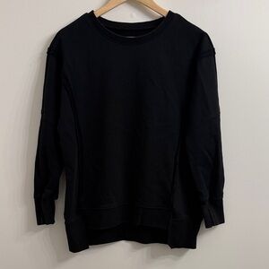 ⭐️GUC black sweatshirt w/ side slit